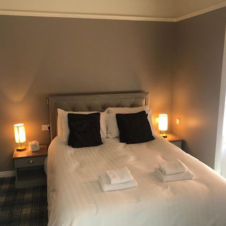 The Spinnaker Hotel Гурок Екстер'єр фото