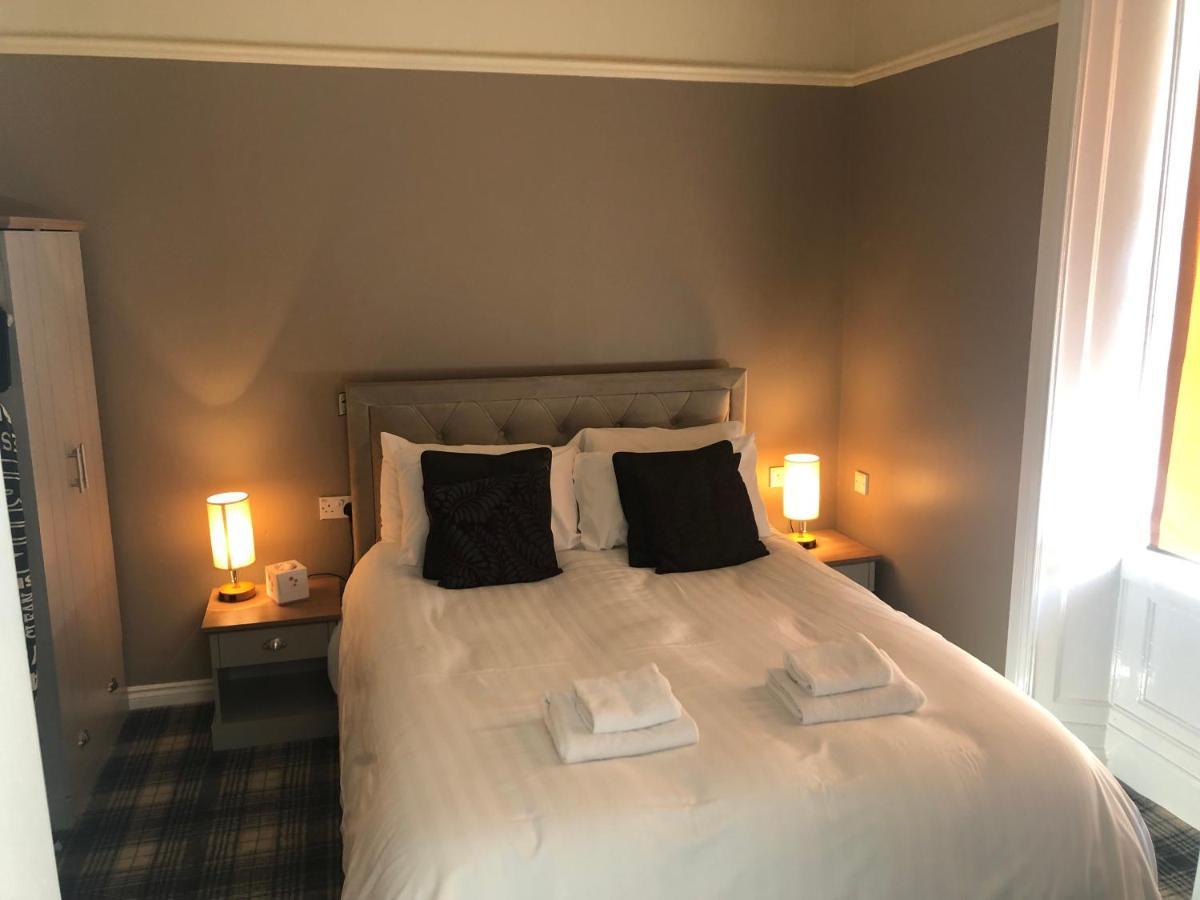 The Spinnaker Hotel Гурок Екстер'єр фото