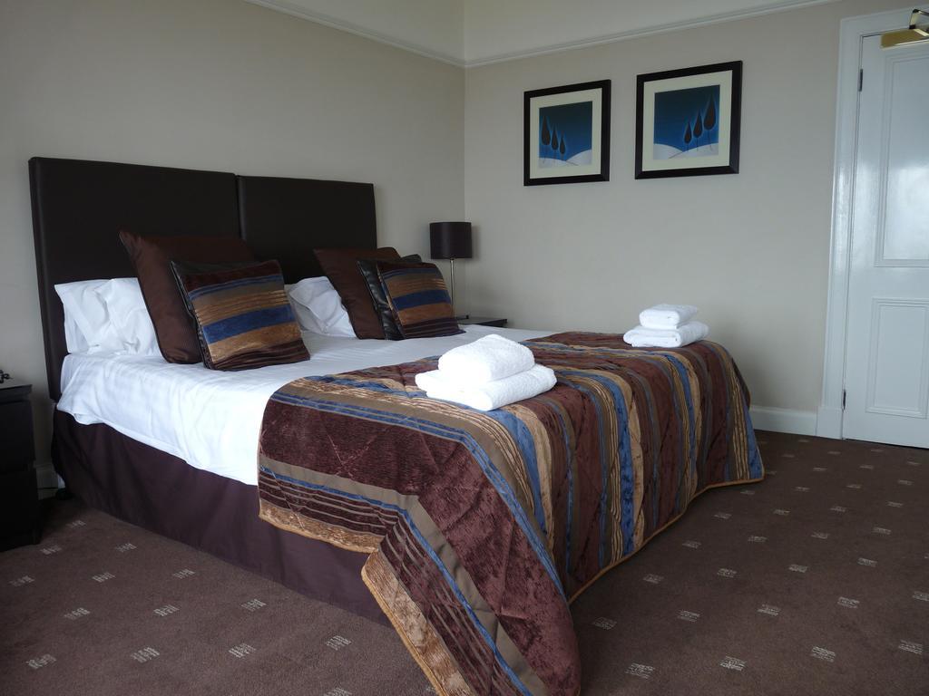 The Spinnaker Hotel Гурок Номер фото
