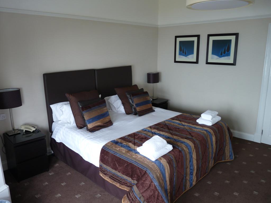 The Spinnaker Hotel Гурок Номер фото
