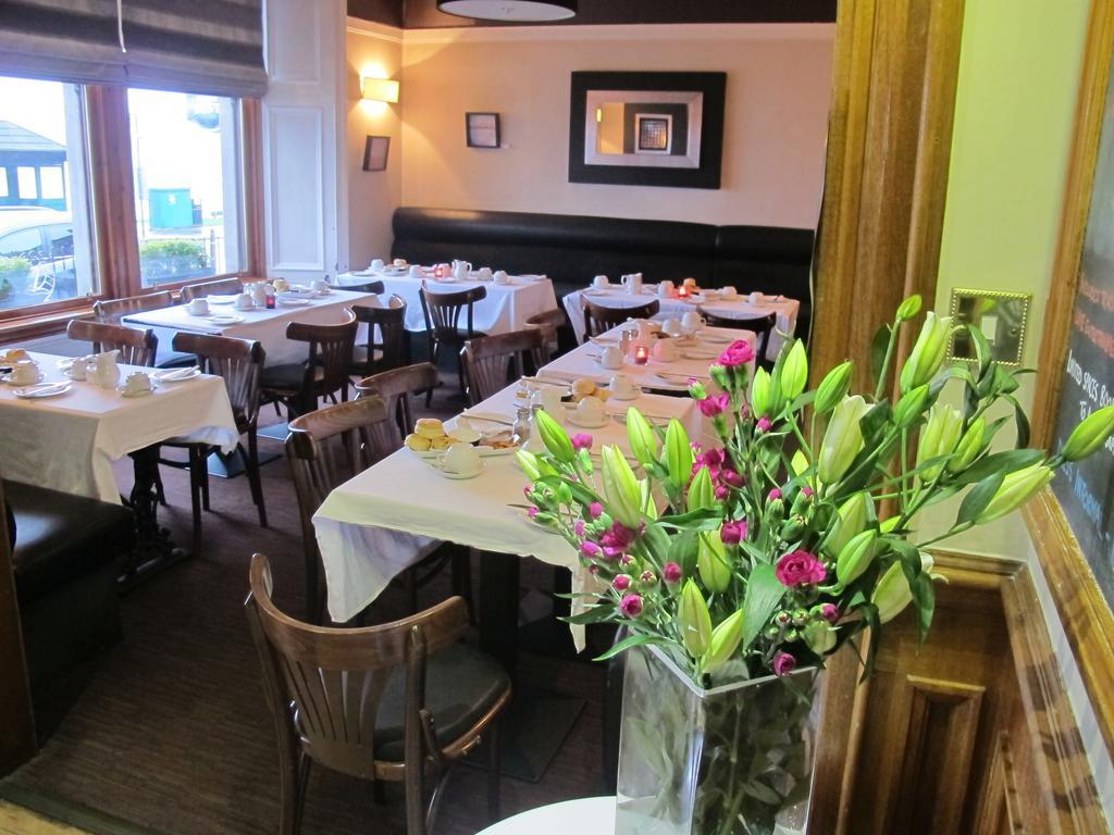 The Spinnaker Hotel Гурок Екстер'єр фото
