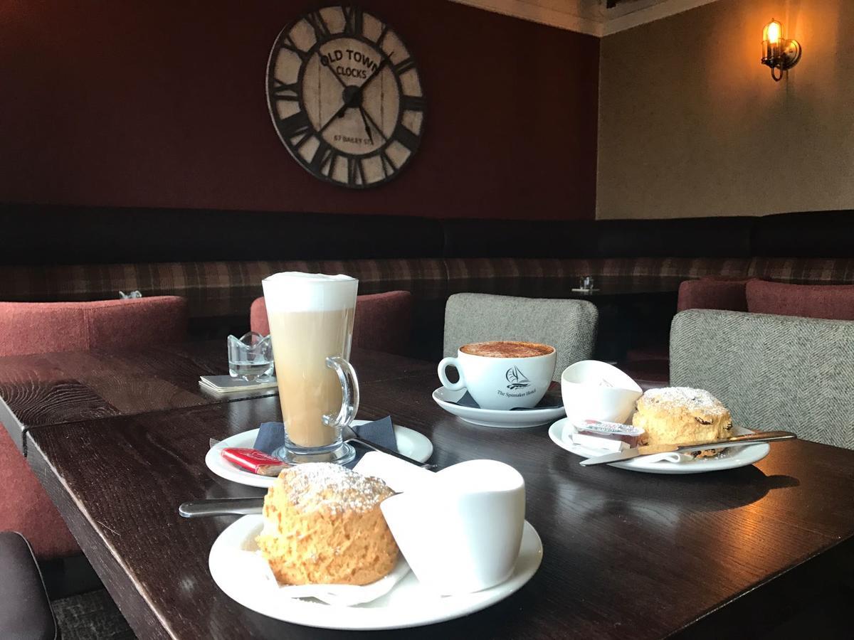 The Spinnaker Hotel Гурок Екстер'єр фото